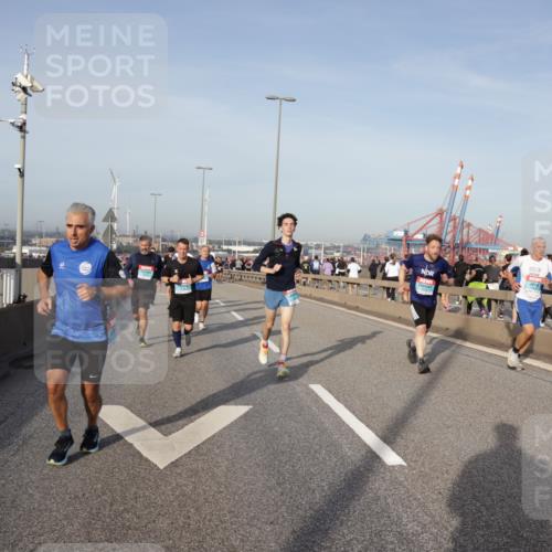 03.10.2026 - Köhlbrandbrückenlauf Yannick Fuchs http://msf.ph/oto/10775162 03.10.2026 09:40:17 Position 2  meine-sportfotos.de