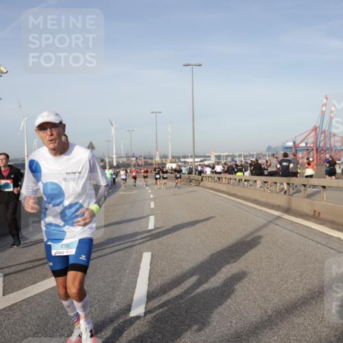 03.10.2026 - Köhlbrandbrückenlauf Yannick Fuchs http://msf.ph/oto/10775213 03.10.2026 09:40:21 Position 2 1583, 56, 2199 meine-sportfotos.de