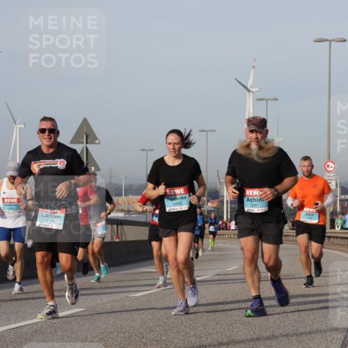 03.10.2026 - Köhlbrandbrückenlauf Yannick Fuchs http://msf.ph/oto/10775243 03.10.2026 09:40:28 Position 2 1786, 2390, 2387, 00, 1 meine-sportfotos.de