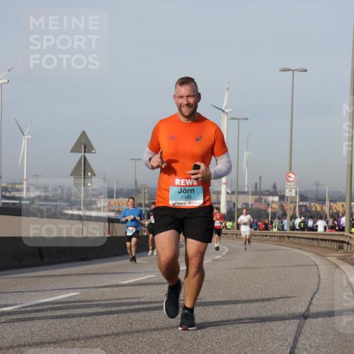 03.10.2026 - Köhlbrandbrückenlauf Yannick Fuchs http://msf.ph/oto/10775273 03.10.2026 09:40:32 Position 2 2395, 1 meine-sportfotos.de