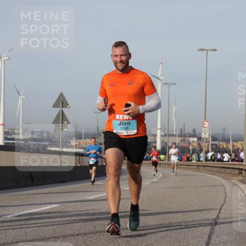 03.10.2026 - Köhlbrandbrückenlauf Yannick Fuchs http://msf.ph/oto/10775277 03.10.2026 09:40:32 Position 2 2395 meine-sportfotos.de