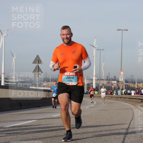 03.10.2026 - Köhlbrandbrückenlauf Yannick Fuchs http://msf.ph/oto/10775280 03.10.2026 09:40:32 Position 2 2395 meine-sportfotos.de