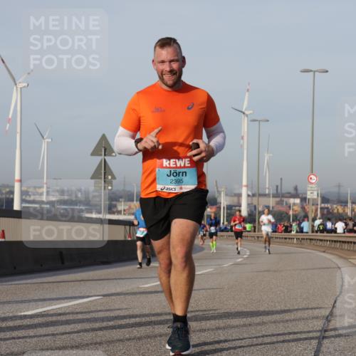 03.10.2026 - Köhlbrandbrückenlauf Yannick Fuchs http://msf.ph/oto/10775283 03.10.2026 09:40:32 Position 2 2395 meine-sportfotos.de