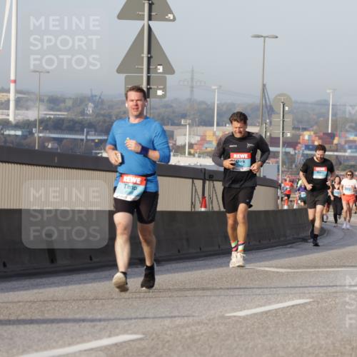 03.10.2026 - Köhlbrandbrückenlauf Yannick Fuchs http://msf.ph/oto/10775298 03.10.2026 09:40:34 Position 2  meine-sportfotos.de