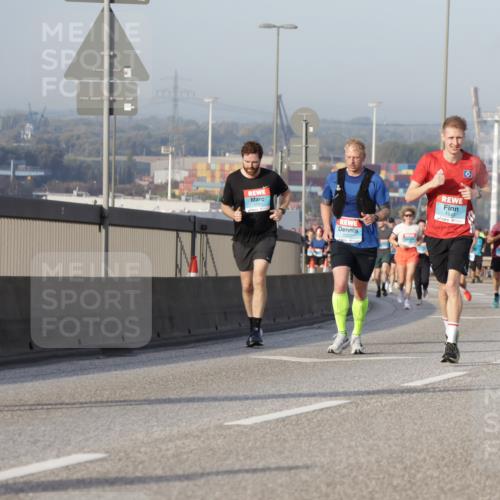 03.10.2026 - Köhlbrandbrückenlauf Yannick Fuchs http://msf.ph/oto/10775346 03.10.2026 09:40:38 Position 2 1641, 1640 meine-sportfotos.de