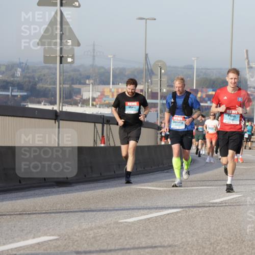03.10.2026 - Köhlbrandbrückenlauf Yannick Fuchs http://msf.ph/oto/10775349 03.10.2026 09:40:38 Position 2 1641, 1640 meine-sportfotos.de
