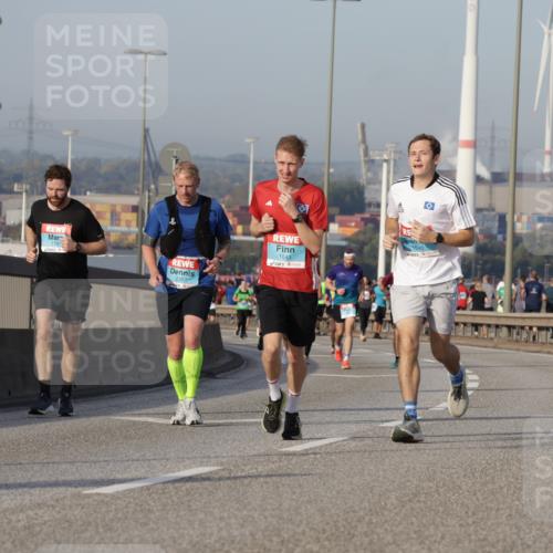 03.10.2026 - Köhlbrandbrückenlauf Yannick Fuchs http://msf.ph/oto/10775362 03.10.2026 09:40:39 Position 2 1791, 2257, 1641, 1640, 30 meine-sportfotos.de