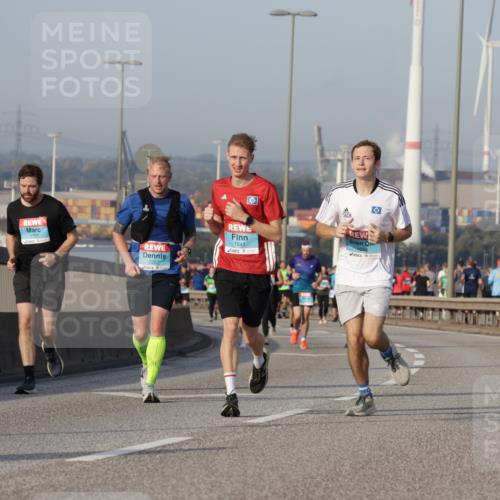 03.10.2026 - Köhlbrandbrückenlauf Yannick Fuchs http://msf.ph/oto/10775366 03.10.2026 09:40:39 Position 2 2257, 1641, 1640, 30 meine-sportfotos.de