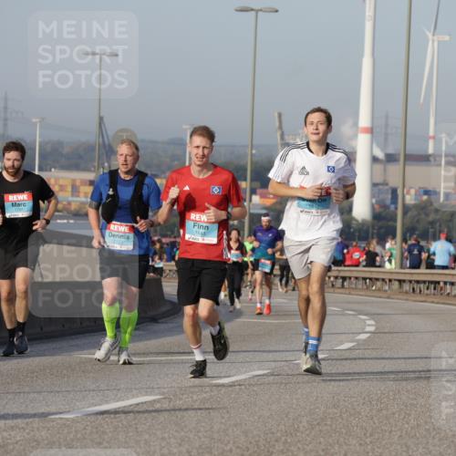 03.10.2026 - Köhlbrandbrückenlauf Yannick Fuchs http://msf.ph/oto/10775369 03.10.2026 09:40:40 Position 2 1641, 1640, 30, 500 meine-sportfotos.de
