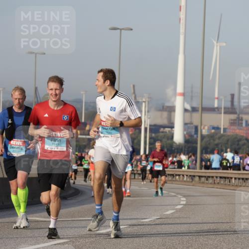 03.10.2026 - Köhlbrandbrückenlauf Yannick Fuchs http://msf.ph/oto/10775383 03.10.2026 09:40:41 Position 2 179, 1641, 2257, 1640, 500 meine-sportfotos.de