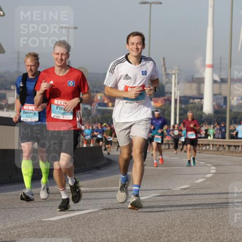 03.10.2026 - Köhlbrandbrückenlauf Yannick Fuchs http://msf.ph/oto/10775393 03.10.2026 09:40:41 Position 2 1791, 2257, 1641, 040 meine-sportfotos.de