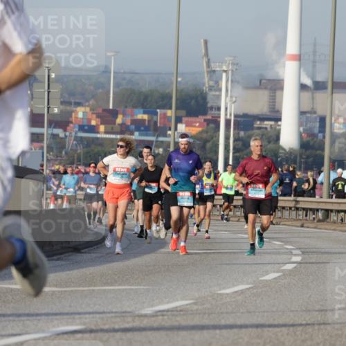 03.10.2026 - Köhlbrandbrückenlauf Yannick Fuchs http://msf.ph/oto/10775415 03.10.2026 09:40:43 Position 2 30 meine-sportfotos.de