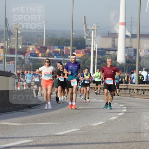 03.10.2026 - Köhlbrandbrückenlauf Yannick Fuchs http://msf.ph/oto/10775426 03.10.2026 09:40:44 Position 2 30 meine-sportfotos.de