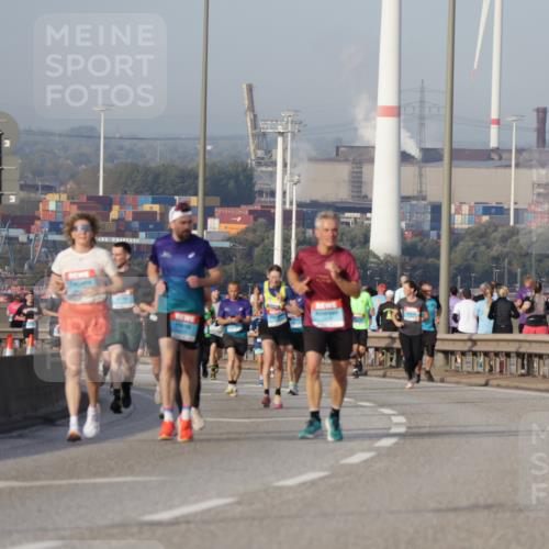 03.10.2026 - Köhlbrandbrückenlauf Yannick Fuchs http://msf.ph/oto/10775457 03.10.2026 09:40:46 Position 2  meine-sportfotos.de