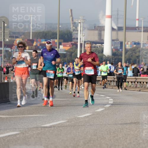 03.10.2026 - Köhlbrandbrückenlauf Yannick Fuchs http://msf.ph/oto/10775467 03.10.2026 09:40:47 Position 2 2212, 30 meine-sportfotos.de