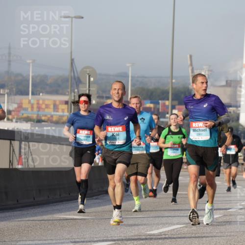 03.10.2026 - Köhlbrandbrückenlauf Yannick Fuchs http://msf.ph/oto/10775512 03.10.2026 09:41:03 Position 2 1666, 084, 2918, 1593, 2962 meine-sportfotos.de