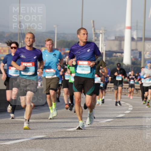 03.10.2026 - Köhlbrandbrückenlauf Yannick Fuchs http://msf.ph/oto/10775529 03.10.2026 09:41:04 Position 2 88, 2962, 2515 meine-sportfotos.de