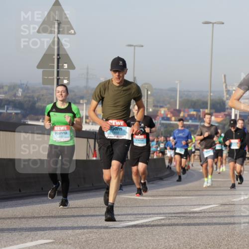 03.10.2026 - Köhlbrandbrückenlauf Yannick Fuchs http://msf.ph/oto/10775589 03.10.2026 09:41:09 Position 2 83, 2051, 1958, 2554 meine-sportfotos.de