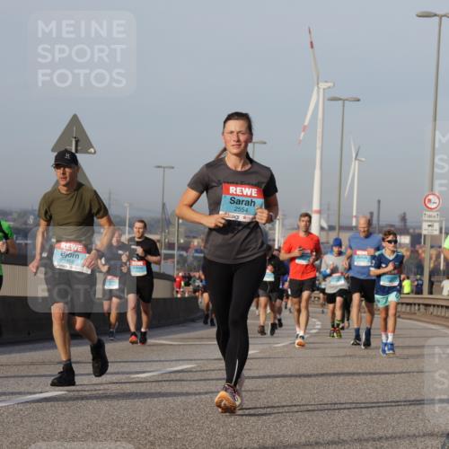 03.10.2026 - Köhlbrandbrückenlauf Yannick Fuchs http://msf.ph/oto/10775595 03.10.2026 09:41:10 Position 2 2554, 1958 meine-sportfotos.de
