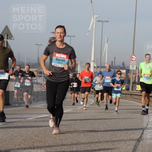 03.10.2026 - Köhlbrandbrückenlauf Yannick Fuchs http://msf.ph/oto/10775598 03.10.2026 09:41:10 Position 2 1958, 2554, 500, 5 meine-sportfotos.de