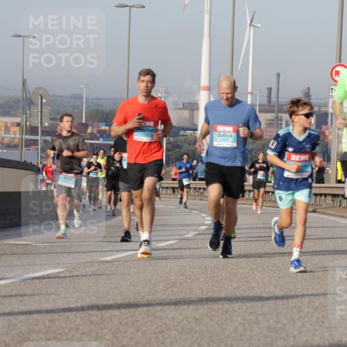 03.10.2026 - Köhlbrandbrückenlauf Yannick Fuchs http://msf.ph/oto/10775611 03.10.2026 09:41:11 Position 2 1424, 2173, 1109, 1039, 2380 meine-sportfotos.de