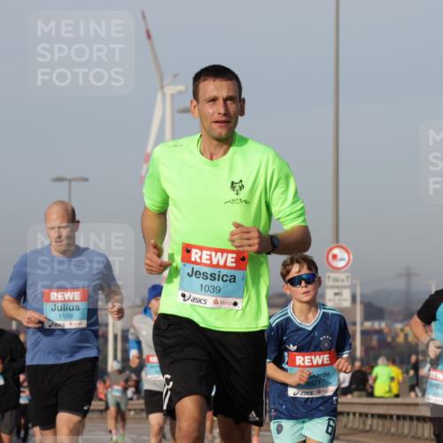 03.10.2026 - Köhlbrandbrückenlauf Yannick Fuchs http://msf.ph/oto/10775623 03.10.2026 09:41:13 Position 2 1109, 1039, 3821, 2380, 512 meine-sportfotos.de