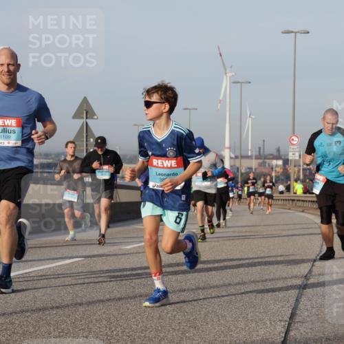 03.10.2026 - Köhlbrandbrückenlauf Yannick Fuchs http://msf.ph/oto/10775629 03.10.2026 09:41:16 Position 2 1109, 38, 6 meine-sportfotos.de