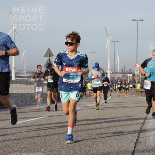 03.10.2026 - Köhlbrandbrückenlauf Yannick Fuchs http://msf.ph/oto/10775634 03.10.2026 09:41:16 Position 2 1109, 3821 meine-sportfotos.de