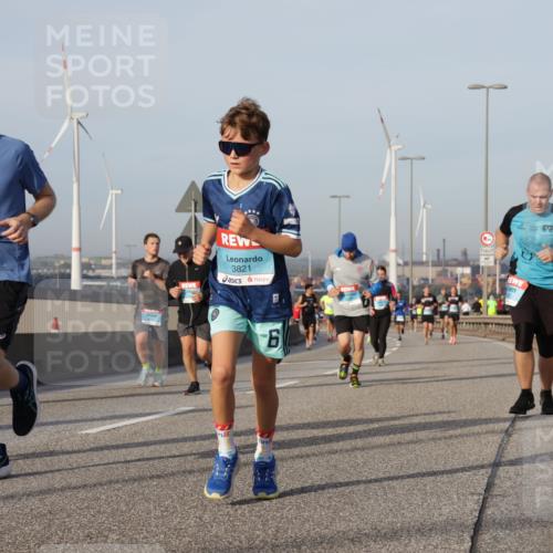 03.10.2026 - Köhlbrandbrückenlauf Yannick Fuchs http://msf.ph/oto/10775637 03.10.2026 09:41:16 Position 2 1109, 3821, 6 meine-sportfotos.de