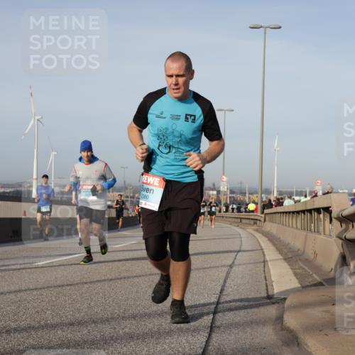 03.10.2026 - Köhlbrandbrückenlauf Yannick Fuchs http://msf.ph/oto/10775666 03.10.2026 09:41:19 Position 2 2418, 2380 meine-sportfotos.de