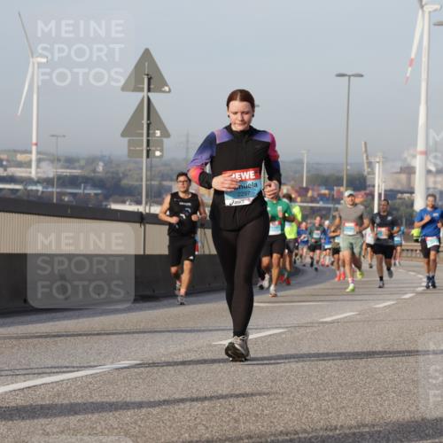03.10.2026 - Köhlbrandbrückenlauf Yannick Fuchs http://msf.ph/oto/10775685 03.10.2026 09:41:21 Position 2 306, 5, 2297 meine-sportfotos.de