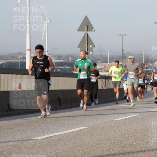 03.10.2026 - Köhlbrandbrückenlauf Yannick Fuchs http://msf.ph/oto/10775727 03.10.2026 09:41:25 Position 2  meine-sportfotos.de