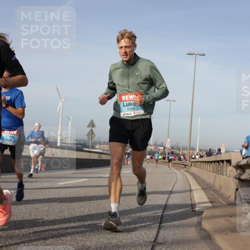 03.10.2026 - Köhlbrandbrückenlauf Yannick Fuchs http://msf.ph/oto/10775813 03.10.2026 09:41:32 Position 2 1780, 2495, 2399, 8 meine-sportfotos.de