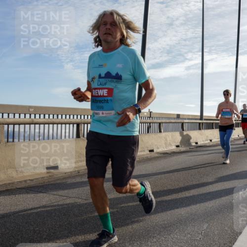 03.10.2026 - Köhlbrandbrückenlauf Yannick Fuchs http://msf.ph/oto/10775818 03.10.2026 09:35:32 Position 1 1699 meine-sportfotos.de