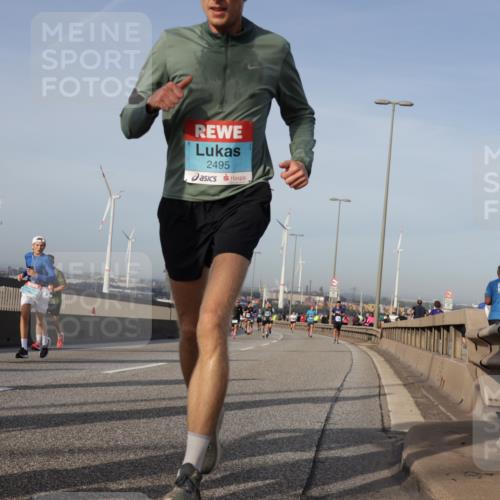 03.10.2026 - Köhlbrandbrückenlauf Yannick Fuchs http://msf.ph/oto/10775821 03.10.2026 09:41:33 Position 2 2495, 8 meine-sportfotos.de
