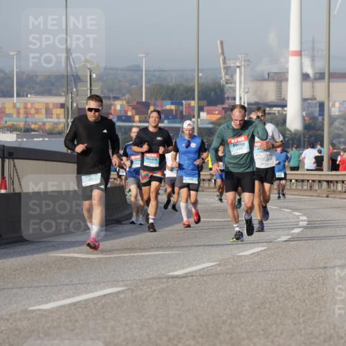 03.10.2026 - Köhlbrandbrückenlauf Yannick Fuchs http://msf.ph/oto/10775829 03.10.2026 09:41:35 Position 2  meine-sportfotos.de
