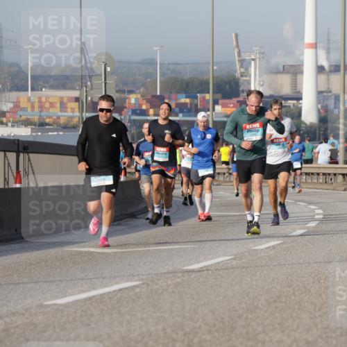 03.10.2026 - Köhlbrandbrückenlauf Yannick Fuchs http://msf.ph/oto/10775832 03.10.2026 09:41:35 Position 2  meine-sportfotos.de