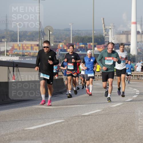 03.10.2026 - Köhlbrandbrückenlauf Yannick Fuchs http://msf.ph/oto/10775836 03.10.2026 09:41:35 Position 2 2406 meine-sportfotos.de