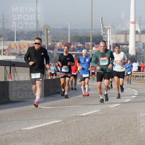03.10.2026 - Köhlbrandbrückenlauf Yannick Fuchs http://msf.ph/oto/10775846 03.10.2026 09:41:36 Position 2 2406 meine-sportfotos.de