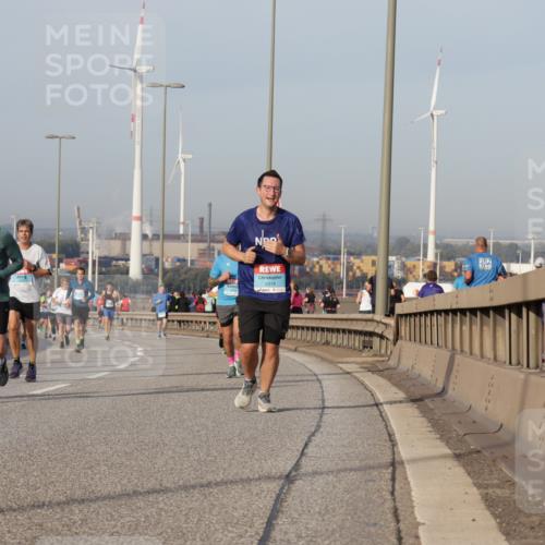 03.10.2026 - Köhlbrandbrückenlauf Yannick Fuchs http://msf.ph/oto/10775889 03.10.2026 09:41:40 Position 2  meine-sportfotos.de