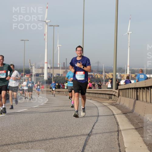 03.10.2026 - Köhlbrandbrückenlauf Yannick Fuchs http://msf.ph/oto/10775892 03.10.2026 09:41:40 Position 2  meine-sportfotos.de