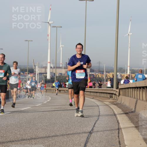 03.10.2026 - Köhlbrandbrückenlauf Yannick Fuchs http://msf.ph/oto/10775897 03.10.2026 09:41:41 Position 2 2019 meine-sportfotos.de