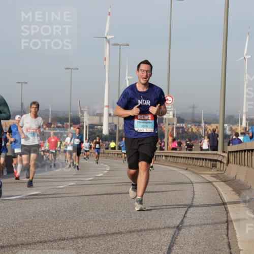 03.10.2026 - Köhlbrandbrückenlauf Yannick Fuchs http://msf.ph/oto/10775909 03.10.2026 09:41:41 Position 2 2019, 00, 361 meine-sportfotos.de