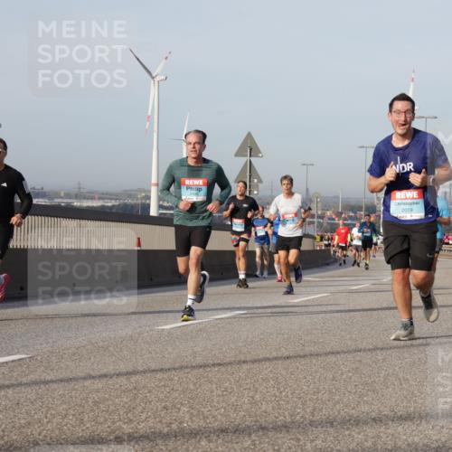 03.10.2026 - Köhlbrandbrückenlauf Yannick Fuchs http://msf.ph/oto/10775920 03.10.2026 09:41:43 Position 2 2406, 2019, 500, 1 meine-sportfotos.de