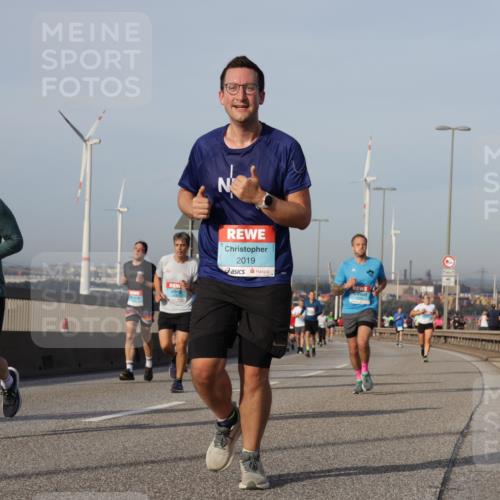 03.10.2026 - Köhlbrandbrückenlauf Yannick Fuchs http://msf.ph/oto/10775929 03.10.2026 09:41:44 Position 2 2406, 2019 meine-sportfotos.de