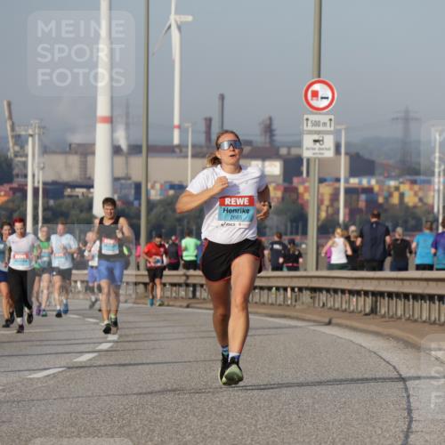 03.10.2026 - Köhlbrandbrückenlauf Yannick Fuchs http://msf.ph/oto/10775967 03.10.2026 09:41:47 Position 2 2665, 1500 meine-sportfotos.de