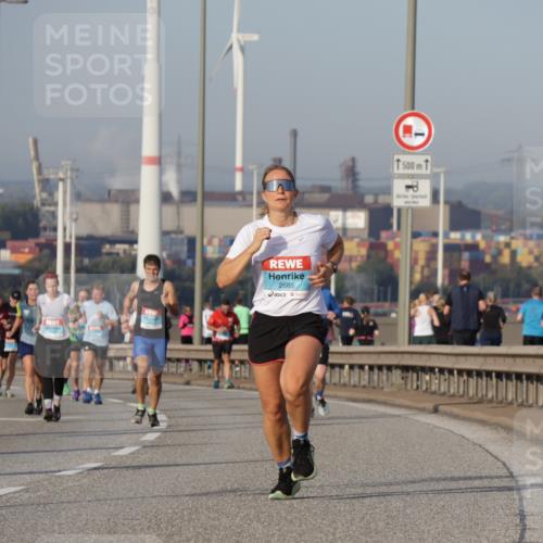 03.10.2026 - Köhlbrandbrückenlauf Yannick Fuchs http://msf.ph/oto/10775979 03.10.2026 09:41:48 Position 2 2665, 1500, 8200 meine-sportfotos.de