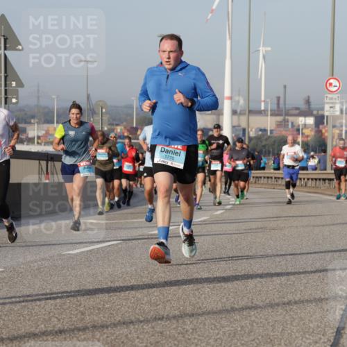 03.10.2026 - Köhlbrandbrückenlauf Yannick Fuchs http://msf.ph/oto/10775993 03.10.2026 09:42:01 Position 2 1722, 1770, 1, 500 meine-sportfotos.de