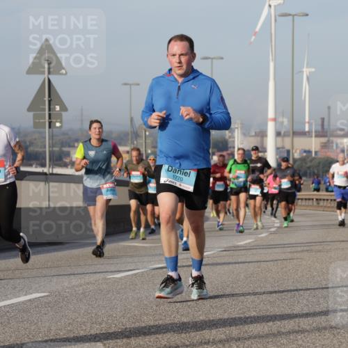 03.10.2026 - Köhlbrandbrückenlauf Yannick Fuchs http://msf.ph/oto/10776007 03.10.2026 09:42:01 Position 2 1722, 1770 meine-sportfotos.de