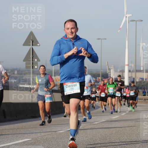 03.10.2026 - Köhlbrandbrückenlauf Yannick Fuchs http://msf.ph/oto/10776015 03.10.2026 09:42:02 Position 2 1722, 1770 meine-sportfotos.de